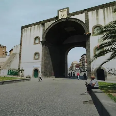 بيت ضيافة La Reggia Della Duchesca نابولي